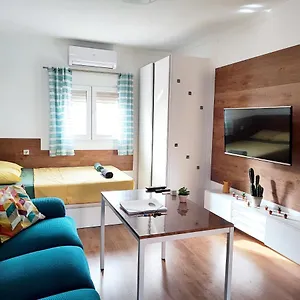 Apartment Bright And Quiet In
